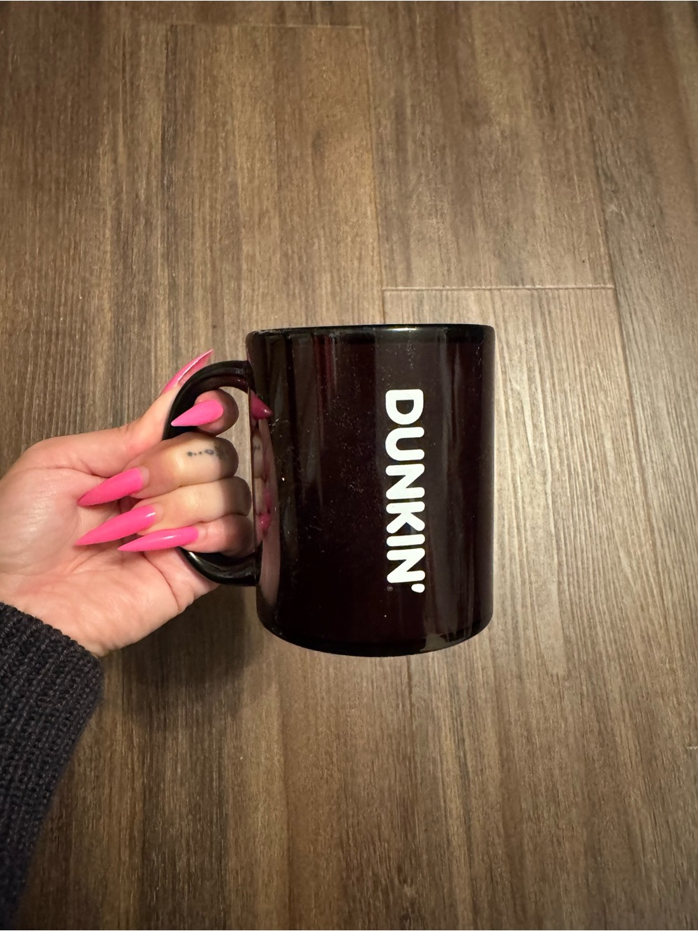 Entering Salem Dunkin black ceramic mug - Picture 4 of 4